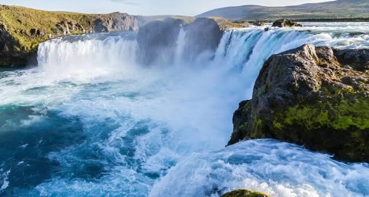 Gullfoss, Air Terjun Emas Bertingkat yang Memukau di Jantung Islandia